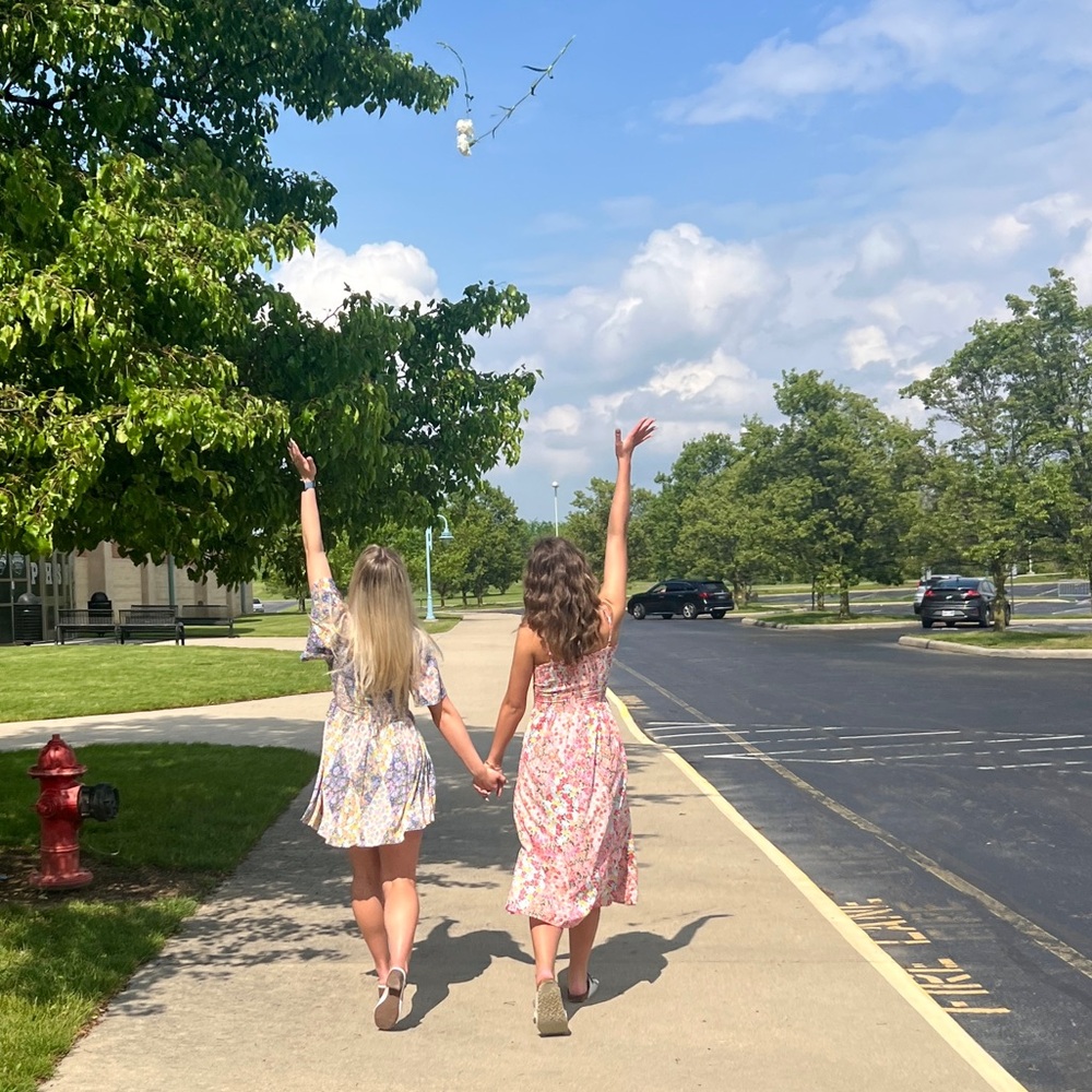 Meet your Posher, Rachel and Elise